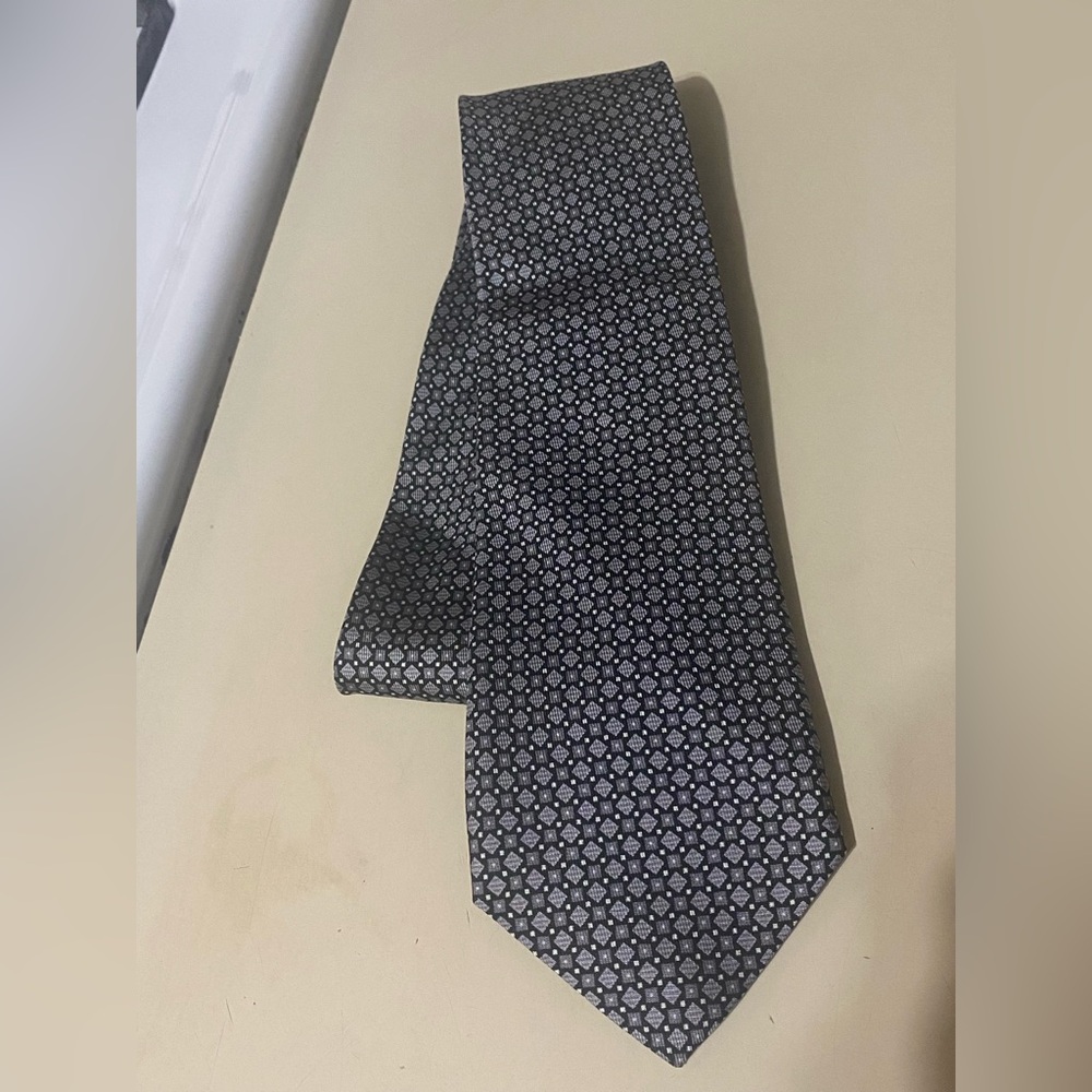 Saks Fifth Avenue Black and Gray Patterned Tie